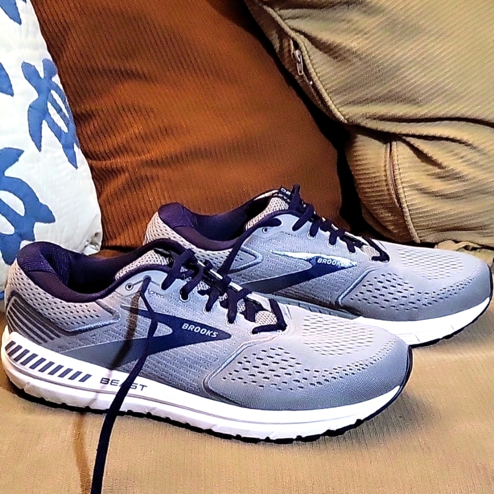Mens Size 13 Brooks Beast 20